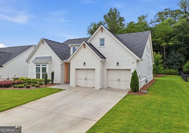 Photo 3 of Single family home for sale at 6525 Namon Valley Dr, Cumming, GA 30028 | MLS# 10812413 | Listing updated on 2026-10-01