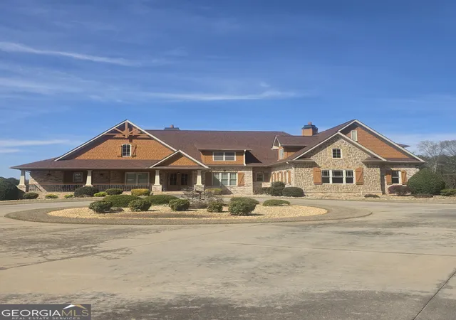 Photo 3 of Single family home for sale at 1202 Red Oak Dr, Monroe, GA 30655 | MLS# 10709397 | Listing updated on 2026-08-19