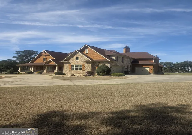 Photo 4 of Single family home for sale at 1202 Red Oak Dr, Monroe, GA 30655 | MLS# 10709397 | Listing updated on 2026-08-19