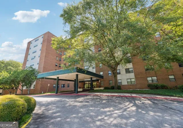 Photo 10 of Condo for sale at 2965 Pharr Ct S Nw #512, Atlanta, GA 30305 | MLS# 10715323 | Listing updated on 2026-06-04
