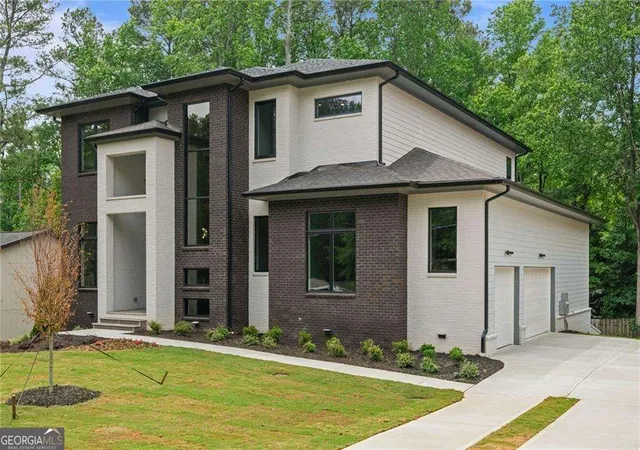 2nd image of 447 Michael Dr, Alpharetta, GA 30009 | MLS# 10819897