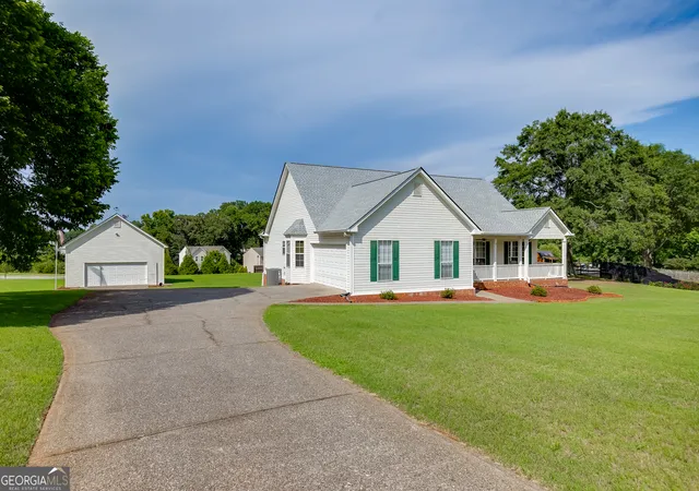 2nd image of 352 Olde Wick Trl, Hoschton, GA 30548 | MLS# 10786181