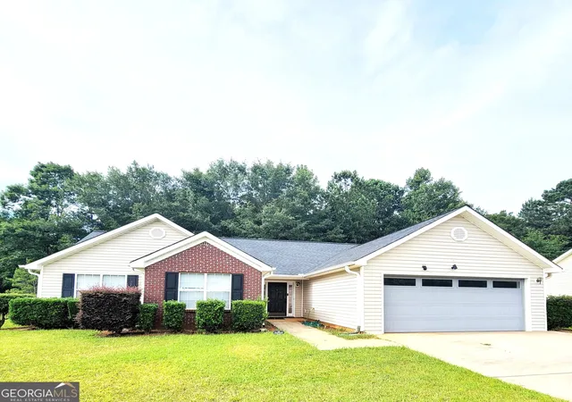 1st image of 203 Plantation Trl, Griffin, GA 30223 | MLS# 10733585