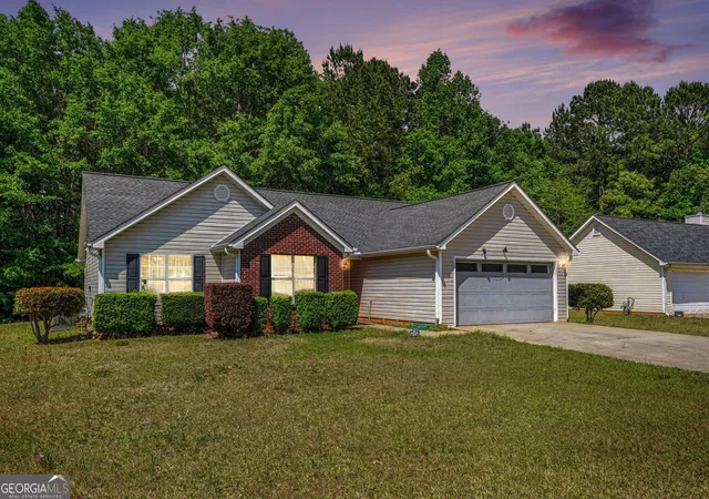 3rd image of 203 Plantation Trl, Griffin, GA 30223 | MLS# 10733585