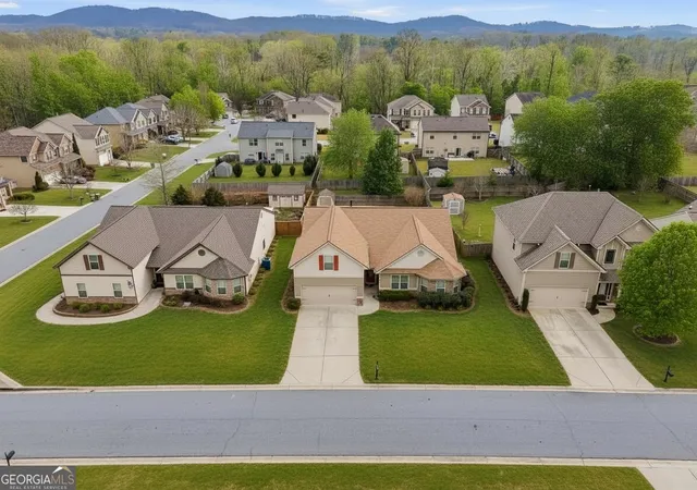 Photo 2 of Sale Pending at 5570 Glenn Ivey Dr, Cumming, GA 30028 | MLS# 10699448 | Listing updated on 2026-09-03