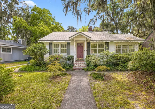 Photo 1 of Single family home for sale at 1222 Pine Ave, Brunswick, GA 31520 | MLS# 10821311 | Listing updated on 2026-09-20