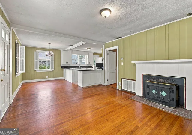 Photo 3 of Single family home for sale at 1222 Pine Ave, Brunswick, GA 31520 | MLS# 10821311 | Listing updated on 2026-09-20
