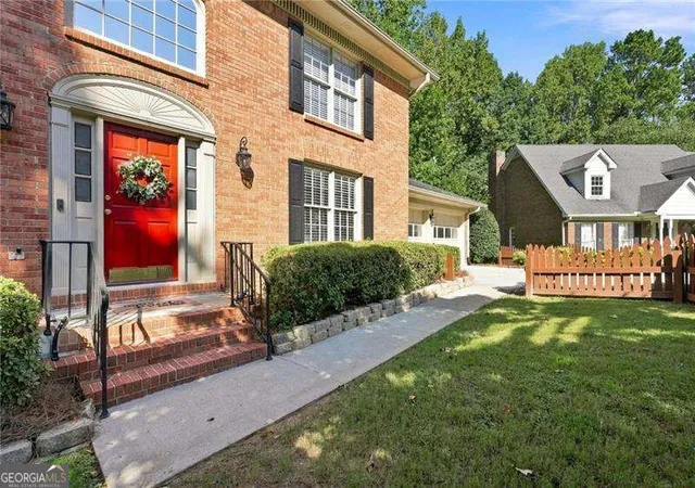 2nd image of 113 Jamestown Ct Sw, Lilburn, GA 30047 | MLS# 10832287
