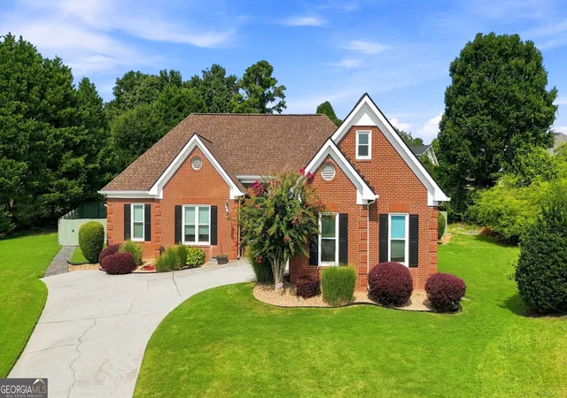 Photo 3 of Single family home for sale at 3183 Champion Ct Sw, Snellville, GA 30039 | MLS# 10833039 | Listing updated on 2026-10-01
