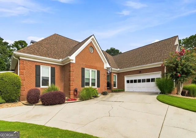 Photo 4 of Single family home for sale at 3183 Champion Ct Sw, Snellville, GA 30039 | MLS# 10833039 | Listing updated on 2026-10-01