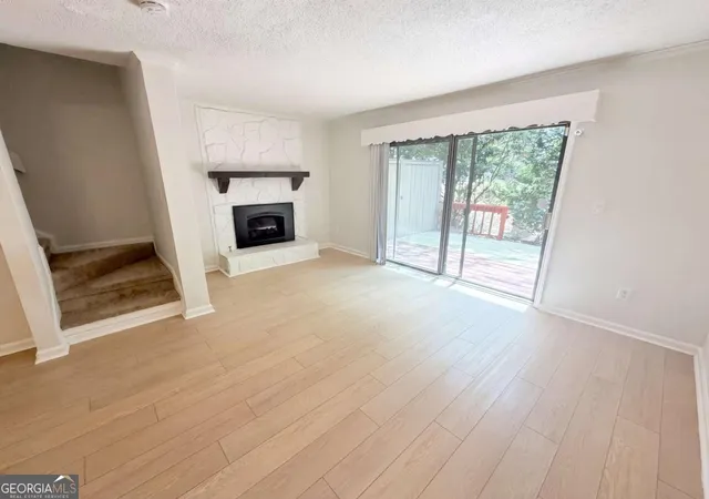 Listing Photo 4 - Condo for sale in building located at 6202 Overlook Rd, Peachtree Corners, GA 30092