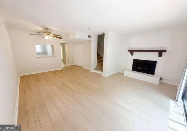 Listing Photo 5 - Condo for sale in building located at 6202 Overlook Rd, Peachtree Corners, GA 30092