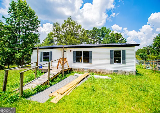 Homes for sale in Carrollton, GA | 33 Holiday Dr, Carrollton, GA 30116 | MLS# 10800119