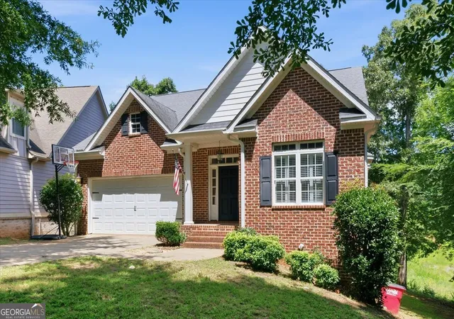Photo 3 of Single family home for sale at 414 Arden Ln, Macon, GA 31210 | MLS# 10770319 | Listing updated on 2026-09-15