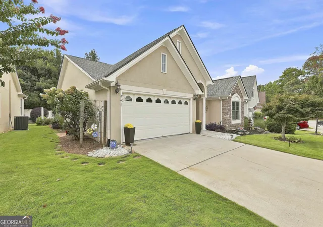 Photo 2 of Single family home for sale at 209 Collierstown Wy, Peachtree City, GA 30269 | MLS# 10833944 | Listing updated on 2026-09-10