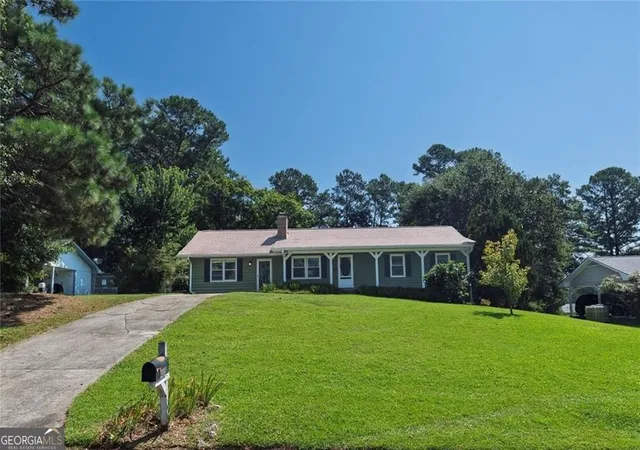 Photo 3 of Sale Pending at 485 Breezy Dr Sw, Marietta, GA 30064 | MLS# 10827784 | Listing updated on 2026-08-31