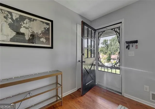 Photo 3 of Sale Pending at 485 Breezy Dr Sw, Marietta, GA 30064 | MLS# 10827784 | Listing updated on 2026-08-31