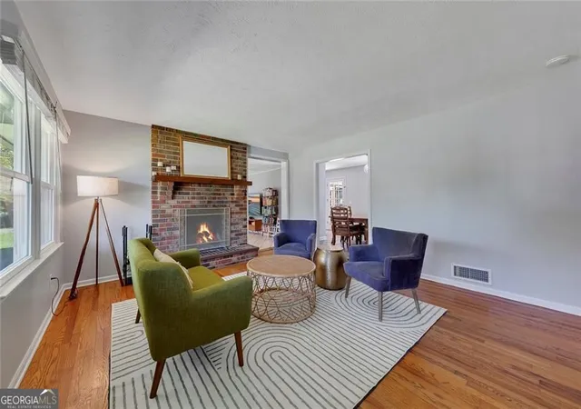Photo 4 of Sale Pending at 485 Breezy Dr Sw, Marietta, GA 30064 | MLS# 10827784 | Listing updated on 2026-08-31