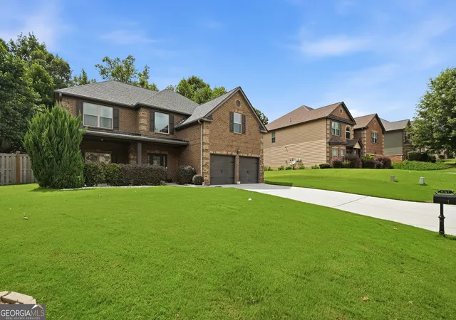 Photo 2 of Single family home for sale at 8747 Puett Dr, Douglasville, GA 30135 | MLS# 10806841 | Listing updated on 2026-09-26