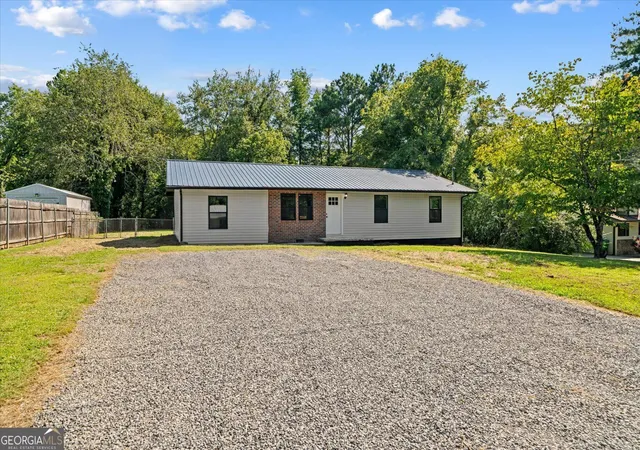 Photo 2 of Single family home for sale at 2005 Watergate Ln, Tunnel Hill, GA 30755 | MLS# 10834071 | Listing updated on 2026-09-10