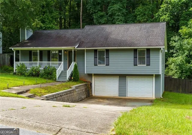 2nd image of 2641 Foxglove Dr Sw, Marietta, GA 30064 | MLS# 10810555