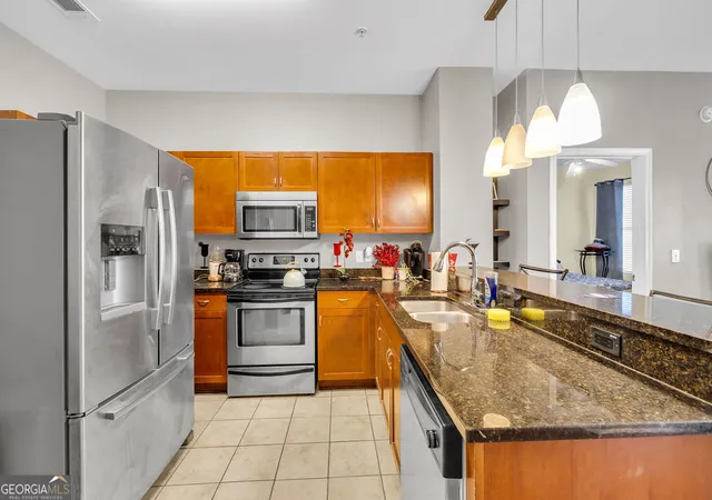 Photo 4 of Condo for sale at 870 Mayson Turner Rd NW #1321, Atlanta, GA 30314 | MLS# 10688080 | Listing updated on 2026-08-21