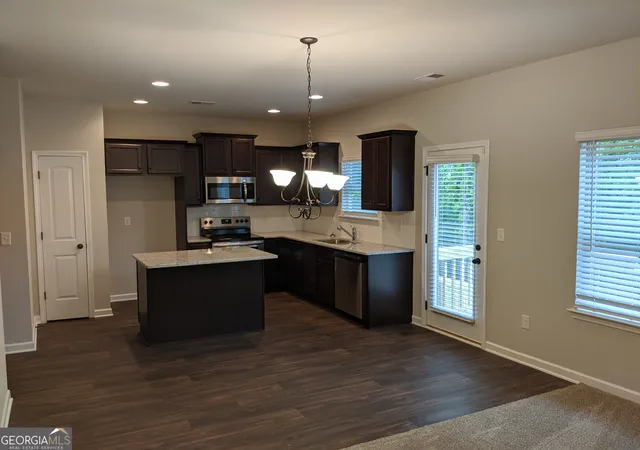 4th image of 284 Magnaview Dr, Mcdonough, GA 30253 | MLS# 10786189