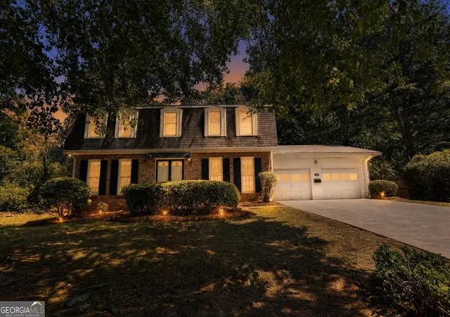 Photo 2 of Single family home for sale at 110 Jade Cove Cir, Roswell, GA 30075 | MLS# 10831046 | Listing updated on 2026-09-16