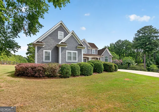 Photo 3 of Sale Pending at 1000 Walton Rd, Newnan, GA 30263 | MLS# 10808011 | Listing updated on 2026-08-13