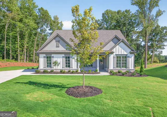 Photo 3 of Single family home for sale at 4767 E Reed Rd, Gainesville, GA 30507 | MLS# 10829113 | Listing updated on 2026-10-06
