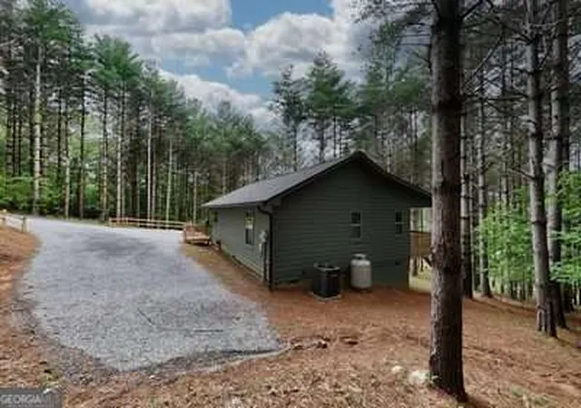 Homes for sale in Hayesville, NC | 124 Lakeside Estates Dr, Hayesville, NC 28904 | MLS# 10794158