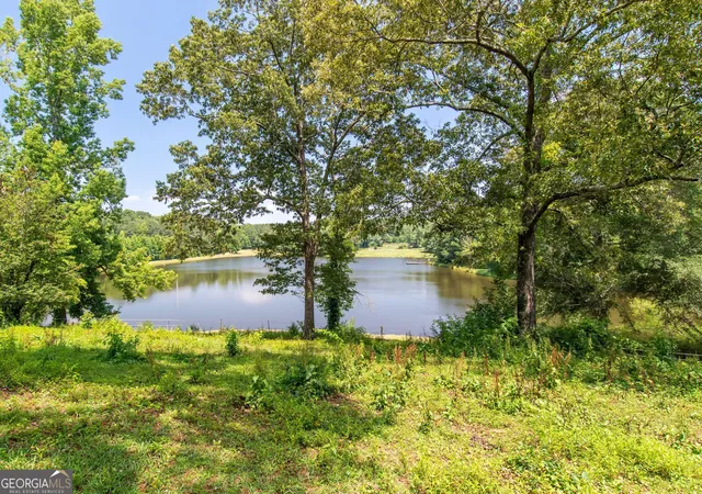 Homes for sale in Roopville, GA | 1358 W 5 Hwy, Roopville, GA 30170 | MLS# 10618265