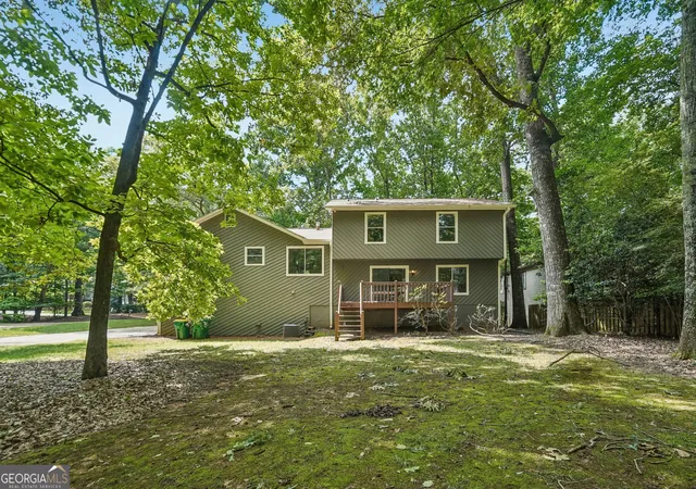 Photo 4 of Sale Pending at 4927 Dillards Mill Wy, Peachtree Corners, GA 30096 | MLS# 10802788 | Listing updated on 2026-10-08
