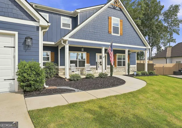 Photo 3 of Sale Pending at 139 Nelms St, Senoia, GA 30276 | MLS# 10829701 | Listing updated on 2026-09-22
