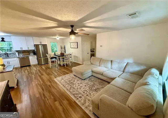 4th image of 140 Rosewood Dr, Dallas, GA 30132 | MLS# 10741611
