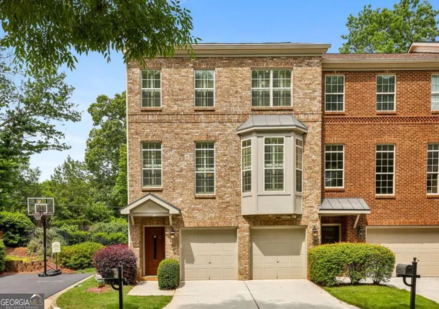 2nd image of 5577 Julian Pl, Atlanta, GA 30342 | MLS# 10764759