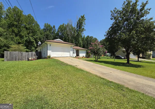 Photo 4 of Single family home for sale at 285 Nectarine Dr, Newnan, GA 30265 | MLS# 10824994 | Listing updated on 2026-08-22