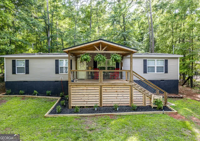 Homes for sale in Eatonton, GA | 401 Possum Point Dr, Eatonton, GA 31024 | MLS# 10783196