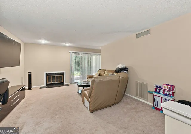 Photo 4 of Condo for sale at 27 Little Silver Ct Se, Smyrna, GA 30080 | MLS# 10831823 | Listing updated on 2026-09-27