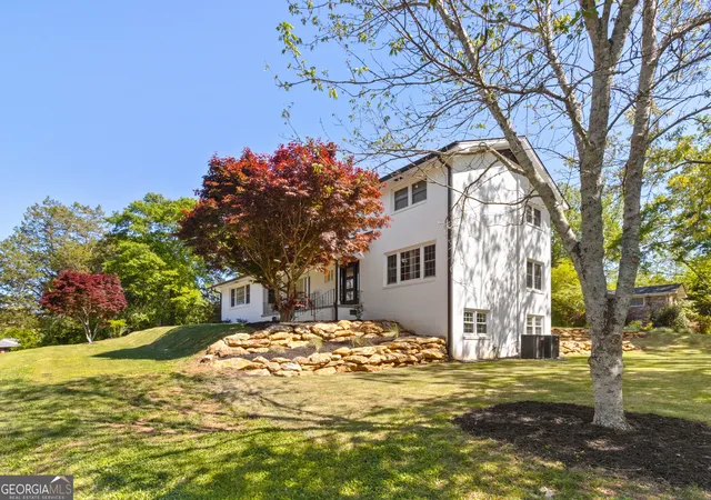 Photo 3 of Single family home for sale at 400 Somerset Dr, Athens, GA 30606 | MLS# 10802500 | Listing updated on 2026-08-17