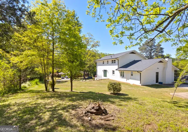 Photo 4 of Single family home for sale at 400 Somerset Dr, Athens, GA 30606 | MLS# 10802500 | Listing updated on 2026-08-17