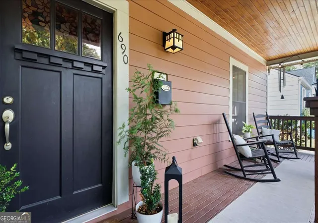 3rd image of 690 Frasier Cir Se, Marietta, GA 30060 | MLS# 10802269