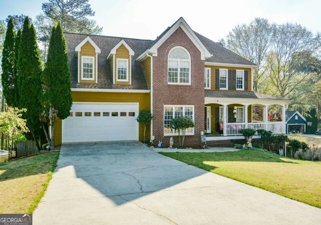 Photo 3 of Sale Pending at 5045 Southern Tr Dr, Gainesville, GA 30504 | MLS# 10724584 | Listing updated on 2026-09-23