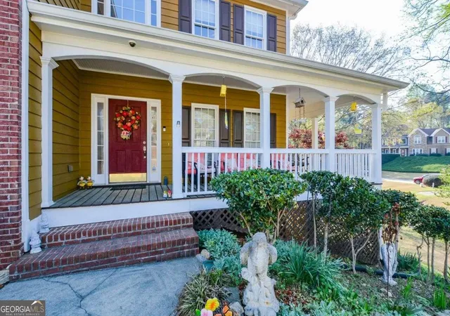 Photo 4 of Sale Pending at 5045 Southern Tr Dr, Gainesville, GA 30504 | MLS# 10724584 | Listing updated on 2026-09-23