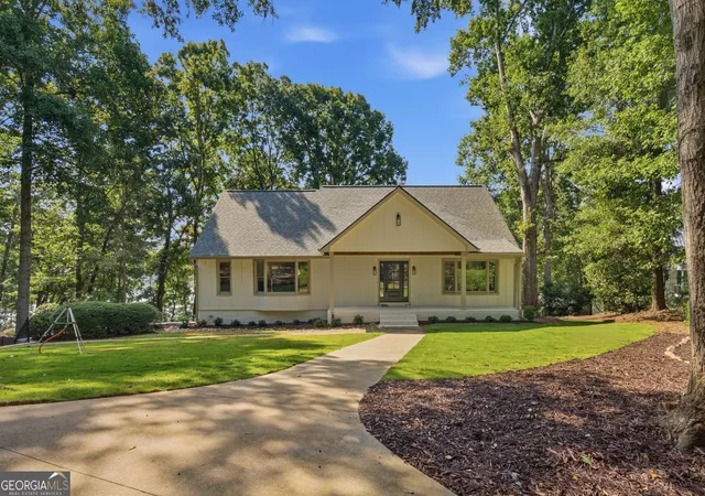 Photo 2 of Single family home for sale at 2585 Bridgewater Cir, Gainesville, GA 30506 | MLS# 10835698 | Listing updated on 2026-09-12