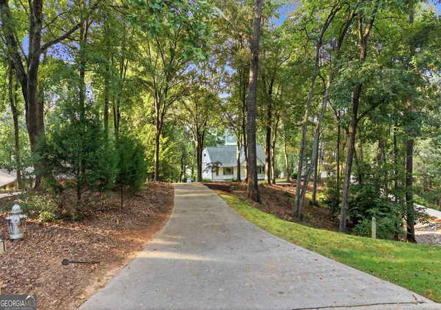 Photo 4 of Single family home for sale at 2585 Bridgewater Cir, Gainesville, GA 30506 | MLS# 10835698 | Listing updated on 2026-09-12