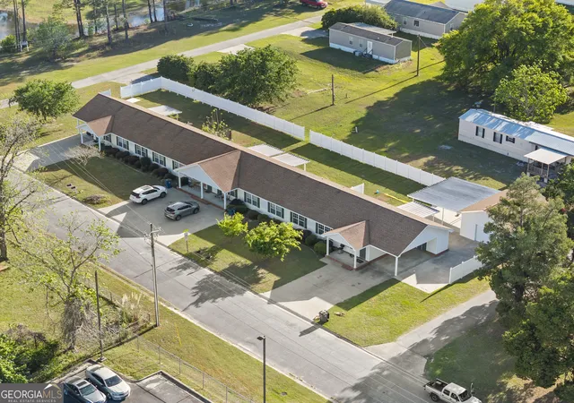 Photo 3 of Multi family home for sale at 660 Woodward Ave, Waycross, GA 31503 | MLS# 10732046 | Listing updated on 2026-04-28