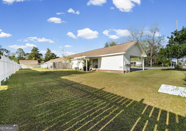 Photo 4 of Multi family home for sale at 660 Woodward Ave, Waycross, GA 31503 | MLS# 10732046 | Listing updated on 2026-04-28