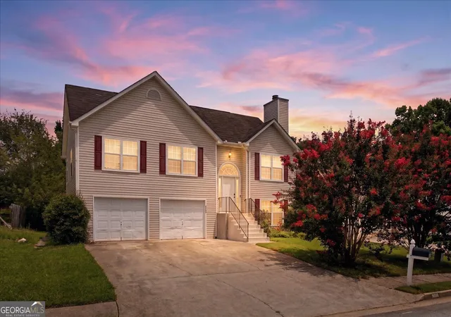 Photo 2 of Sale Pending at 8039 Mustang Ln, Riverdale, GA 30274 | MLS# 10811899 | Listing updated on 2026-09-01