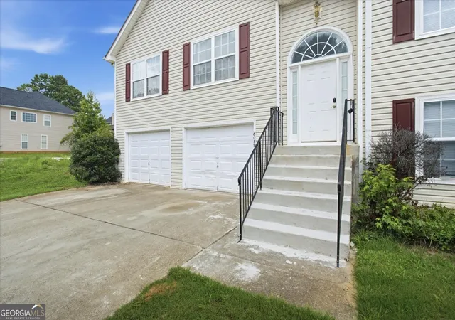 Photo 3 of Sale Pending at 8039 Mustang Ln, Riverdale, GA 30274 | MLS# 10811899 | Listing updated on 2026-09-14